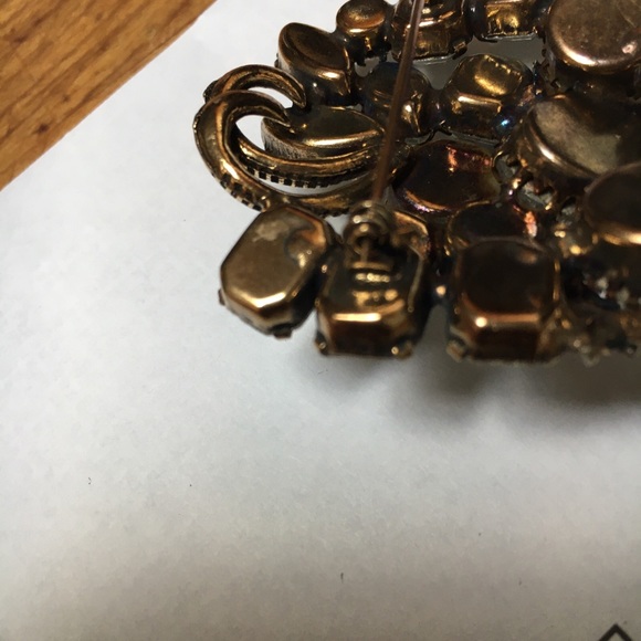 Vintage mixed size multi rhinestone brooch/pin - Picture 7 of 7